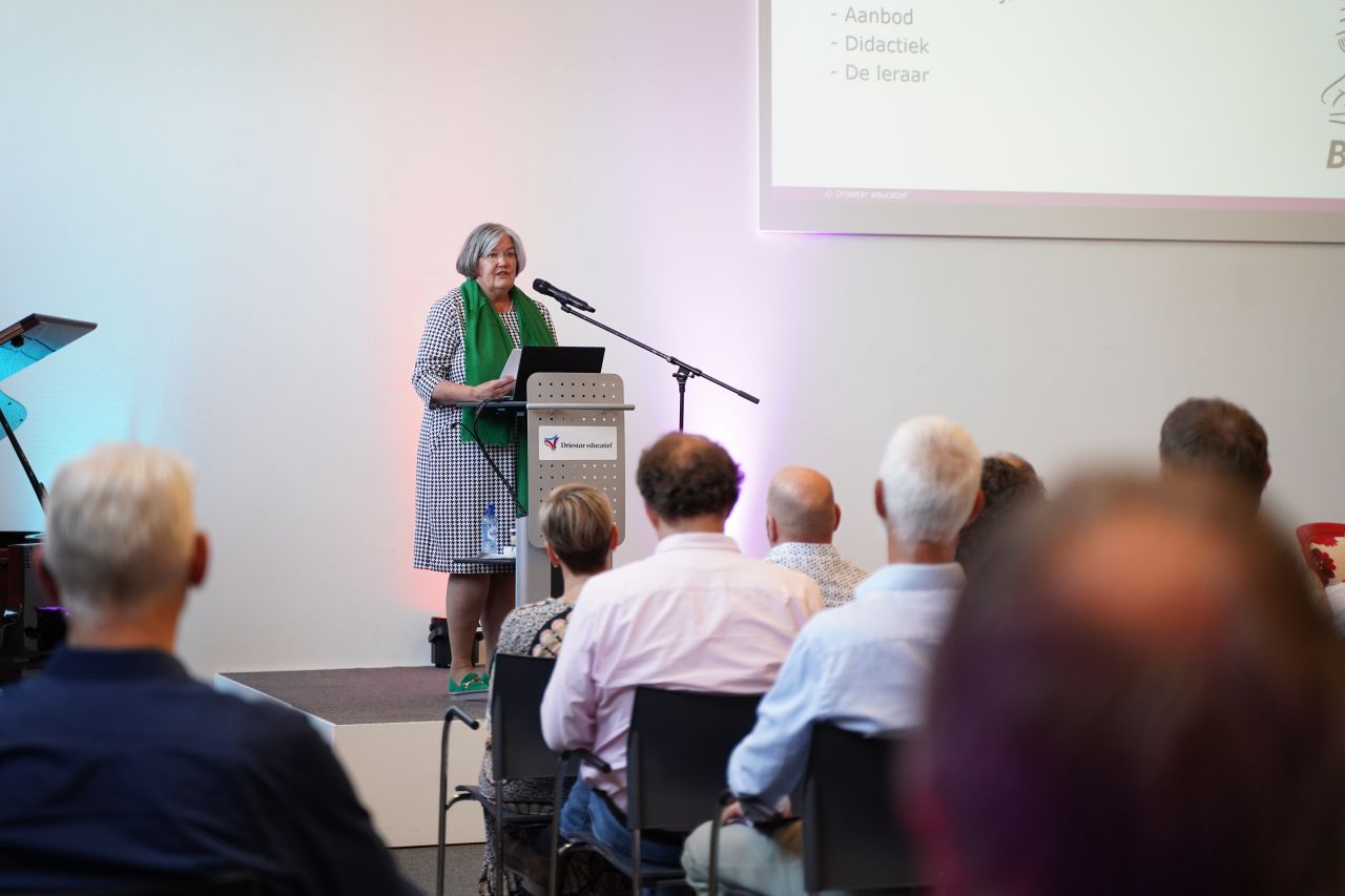 ... en zij lazen nog lang en gelukkig: Dagverslag van de lectorale rede van Janneke de Jong-Slagman