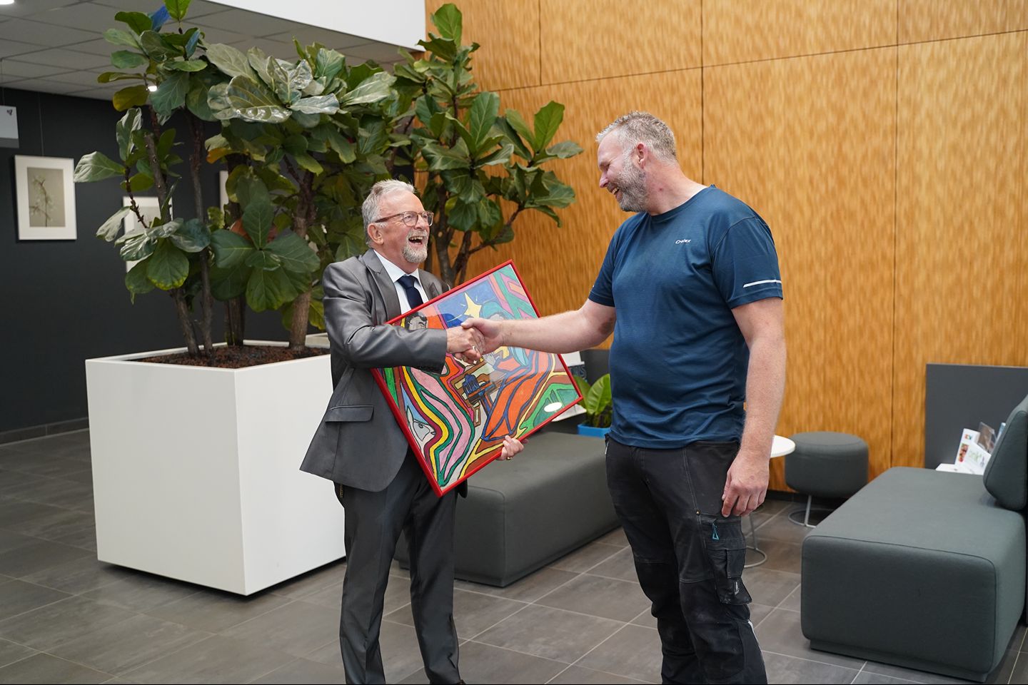 Meneer Wegman krijgt zijn schilderij terug