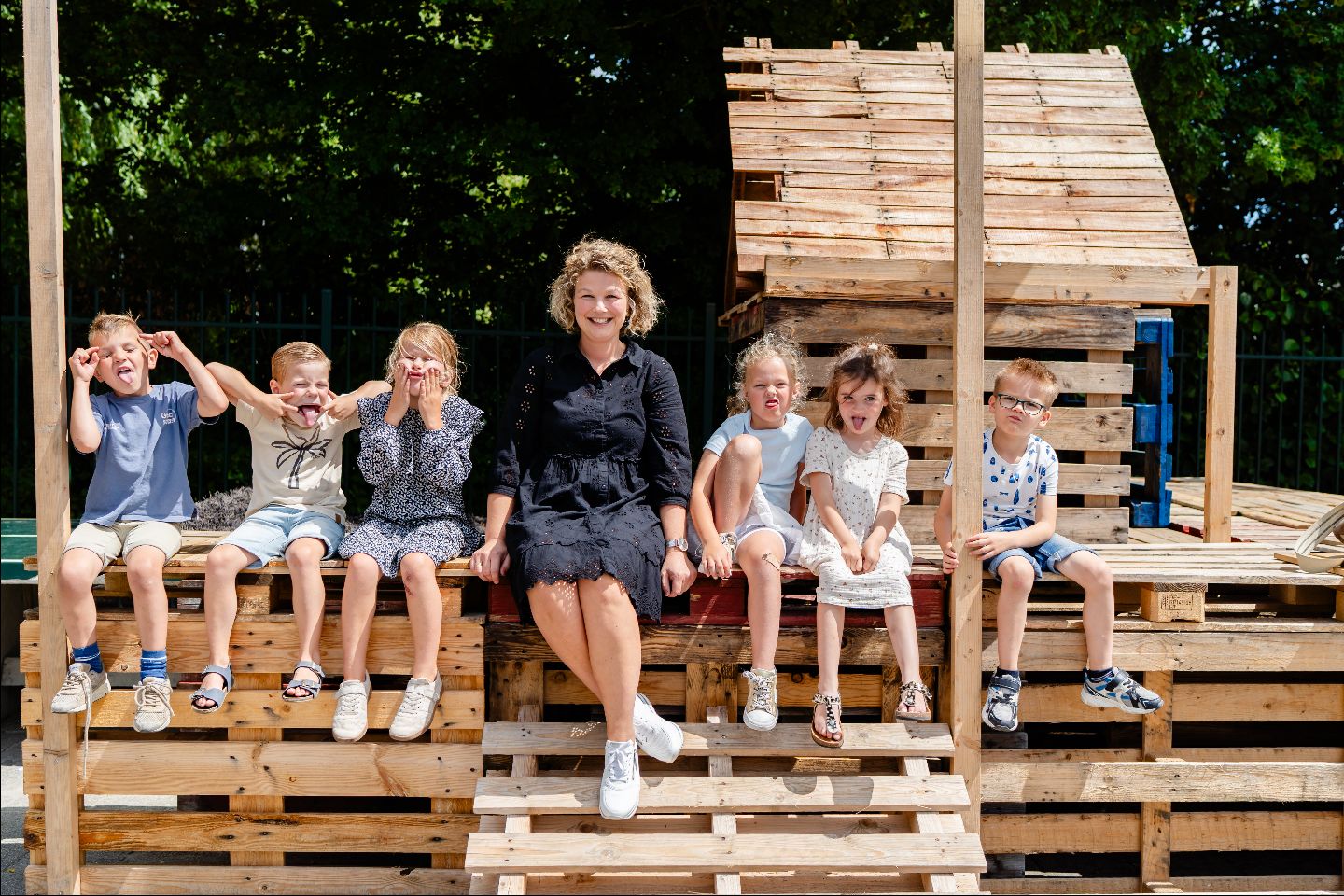 Foto van Linda met haar klas